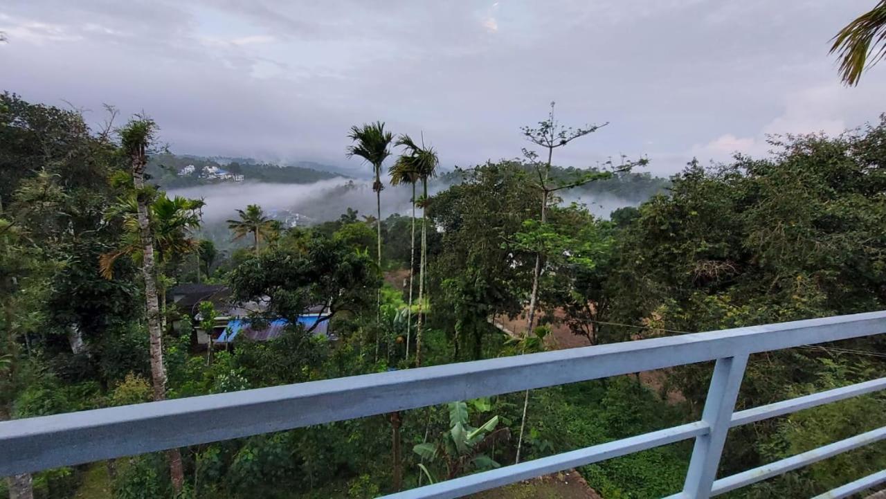 Greenpepperhomestay Munnar Anaviratty Εξωτερικό φωτογραφία